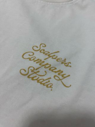 Camiseta Scalpers Beige