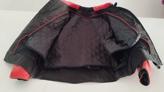 Conjunto moto chaqueta, pantalón y botas