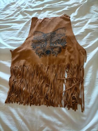 Chaleco con flecos y estampado de zorro