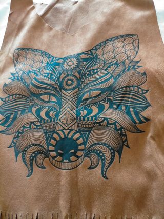 Chaleco con flecos y estampado de zorro