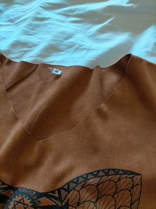 Chaleco con flecos y estampado de zorro