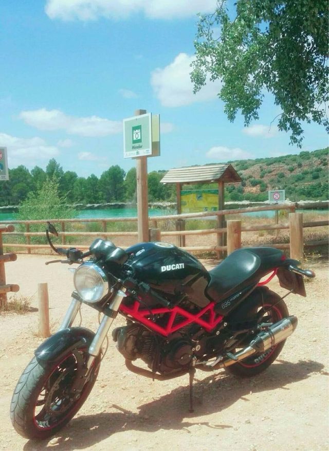 Ducati 695 Negra
