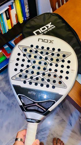 Pala de pádel Nox AT10 - Edición Única