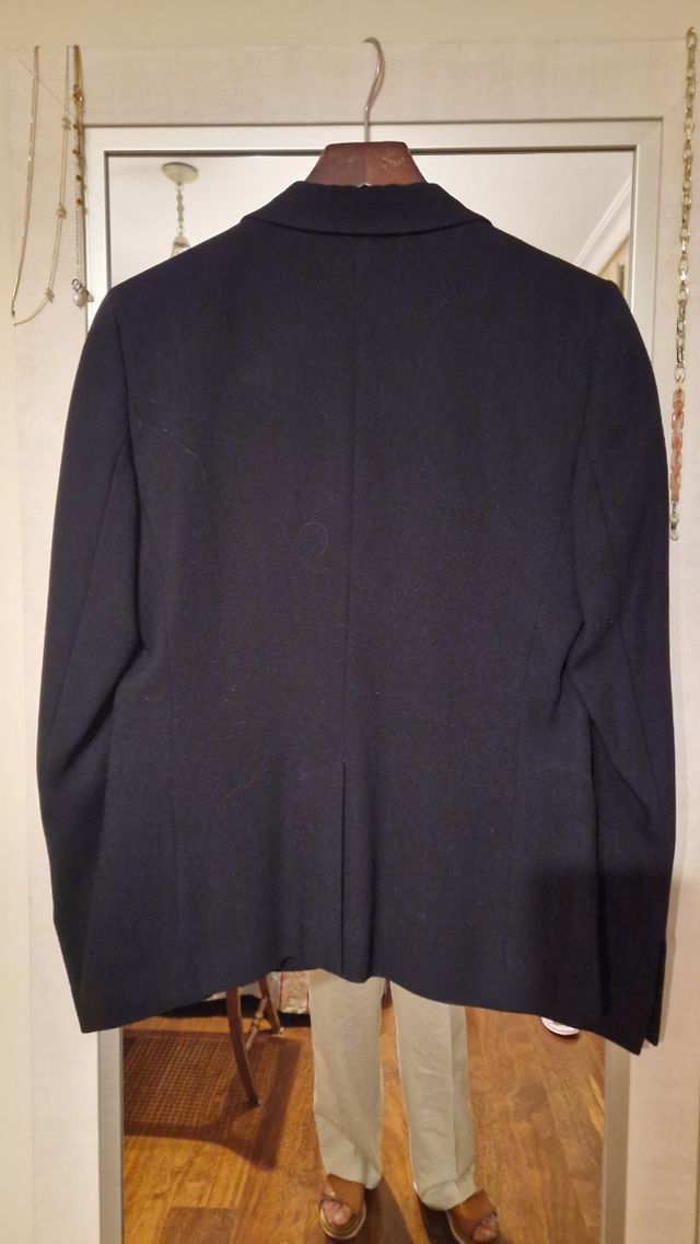 Americana negra entallada