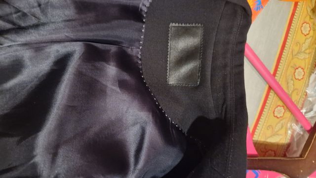 Americana negra entallada