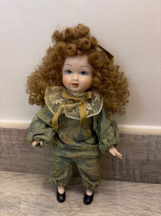 Bambola da collezione in ceramica