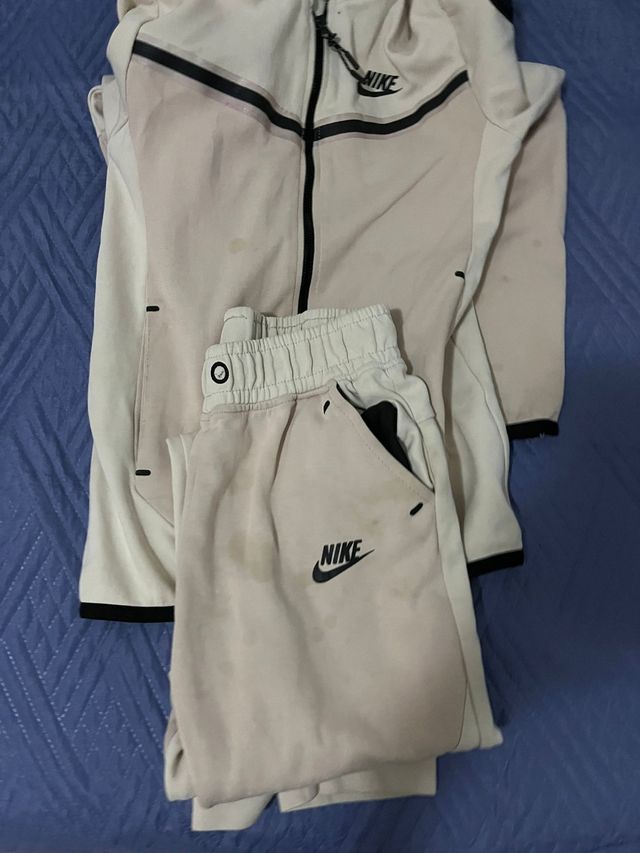 Conjunto Nike Beige y Negro
