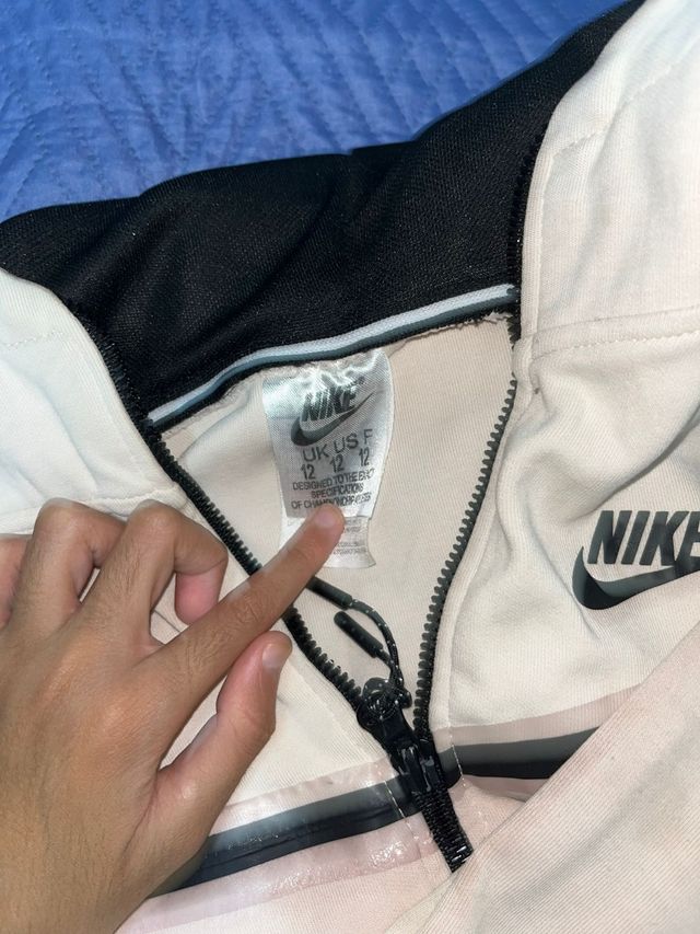 Conjunto Nike Beige y Negro