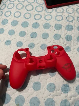 Funda Mando PS4 Trust Roja