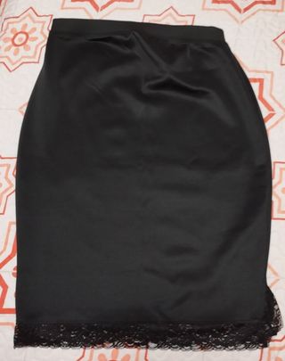 Falda y blusa de fiesta premamá con encaje 