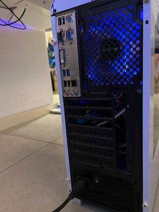 Torre PC SSD 256GB + 1TB HDD + 8 Nucleos - 8GB Ram