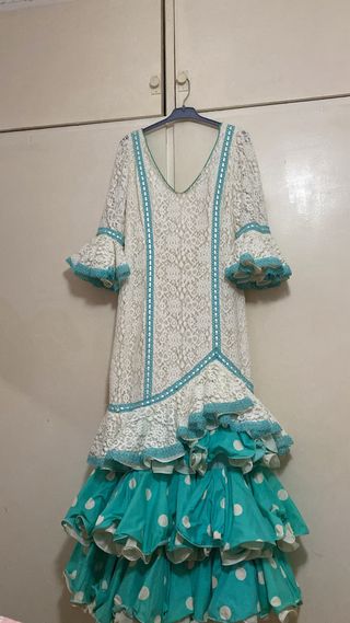 Traje Flamenca Blanco y Turquesa