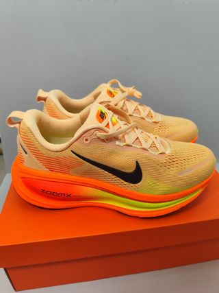 Zapatillas Vomero 18 Nike Running Naranja y Amaril