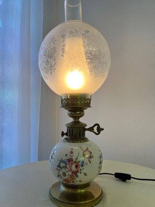 Lámpara Quinqué Vintage Porcelana y Latón