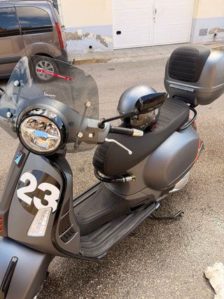 Vespa GTS Supertech 300 MY22