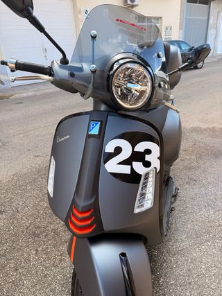 Vespa GTS Supertech 300 MY22