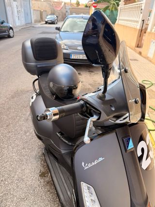 Vespa GTS Supertech 300 MY22