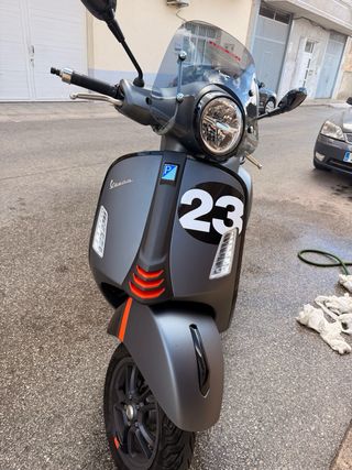 Vespa GTS Supertech 300 MY22