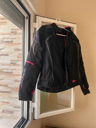 Chaqueta Moto Mujer Seventy Negra y Rosa