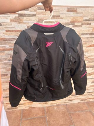 Chaqueta Moto Mujer Seventy Negra y Rosa