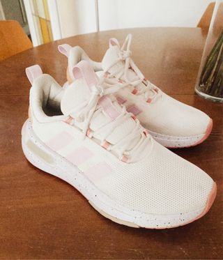 Zapatillas Adidas Blancas y Rosas