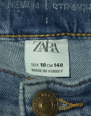 Vaqueros rotos azules del Zara