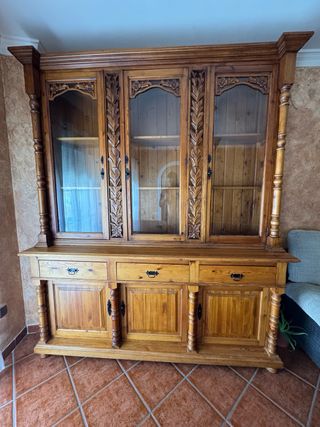 Aparador/Vitrina Madera Maciza Tallada