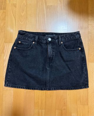 Falda vaquera Stradivarius negra