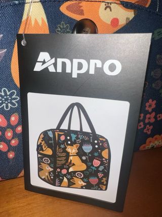 Nevera portátil con diseño de zorros