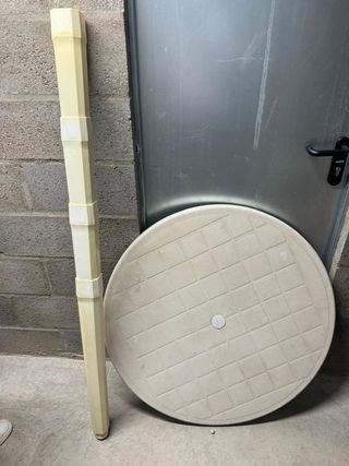 Mesa redonda de plástico