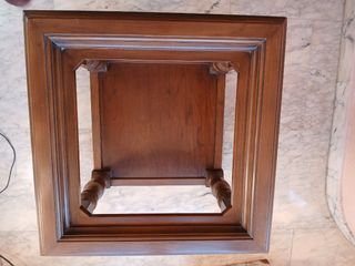 Mesa auxiliar de madera