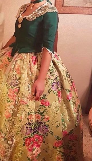 Traje de Fallera