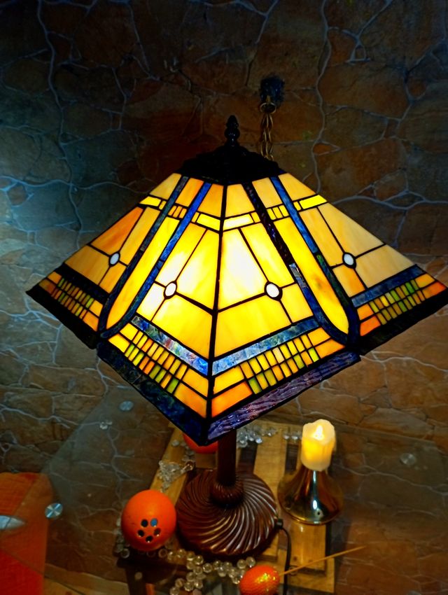 Lámpara de mesa Tiffany antigua