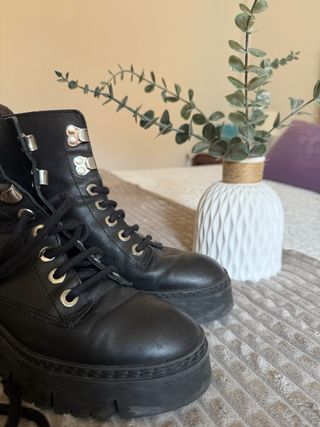 Botas militares Bimba y Lola piel negras