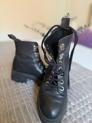 Botas militares Bimba y Lola piel negras