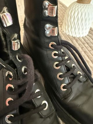 Botas militares Bimba y Lola piel negras