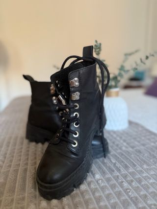 Botas militares Bimba y Lola piel negras