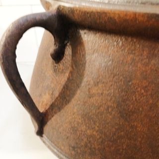 Olla antigua de fundición