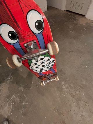 Skate para niño con diseño de ojos