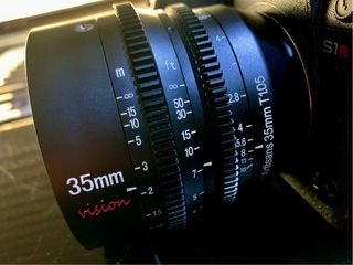 Objetivo Cine 7 Artisans 35mm T1.05