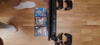 PS4 Pro 1TB Negra + 3 Juegos y 3 Mandos