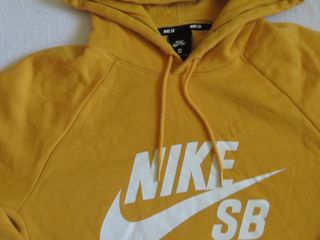 Sudadera Nike SB con capucha y bolsillo