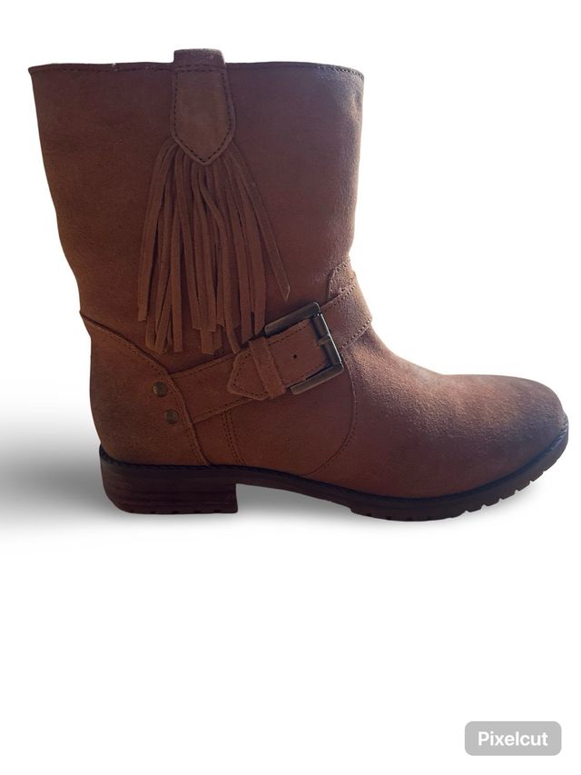 Botas Bershka ante y borrego