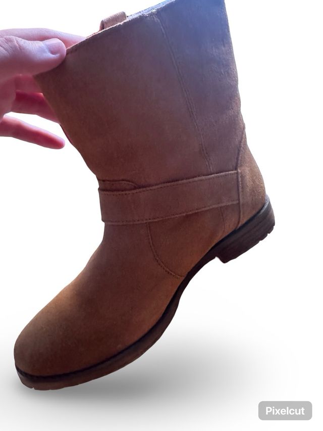 Botas Bershka ante y borrego