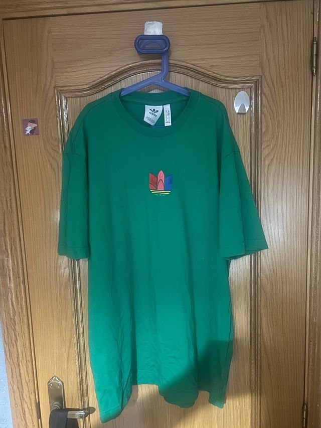 Camiseta Adidas Verde Logo Colores