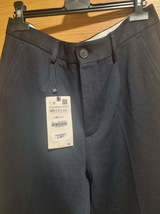 Pantalón de vestir Zara Talla 40. Nuevo 
