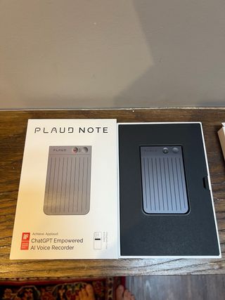 PLAUD NOTE Nuevo + Funda Negra de piel