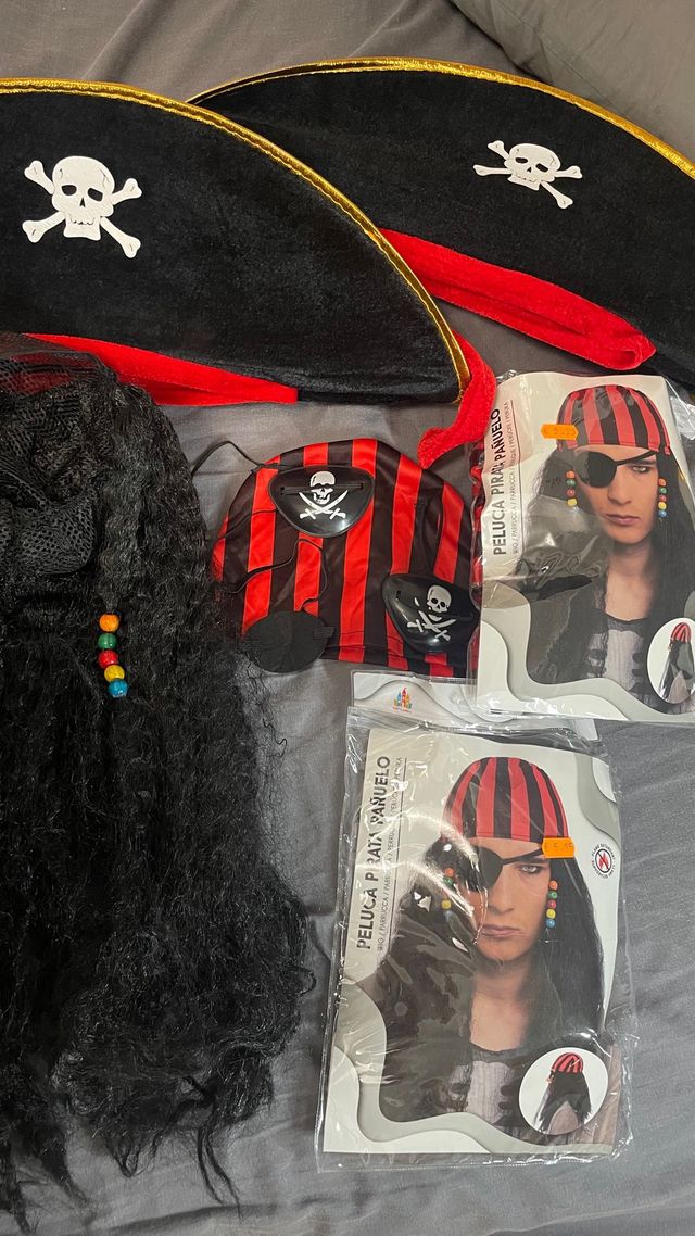 Costume da coppia pirata perfetto per Halloween