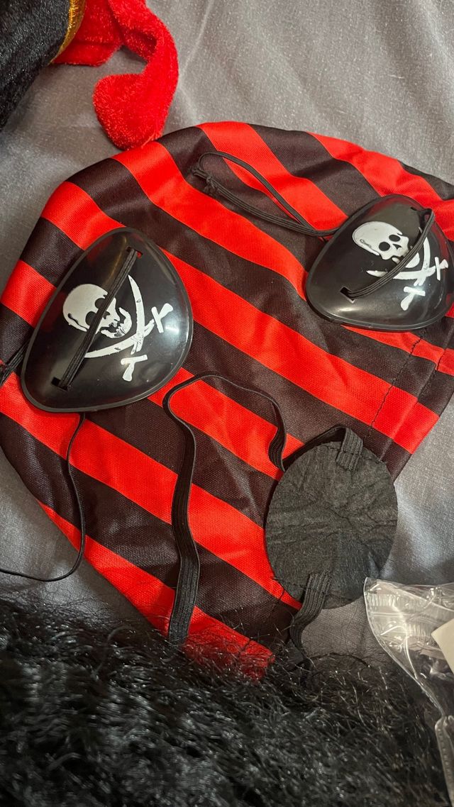 Costume da coppia pirata perfetto per Halloween