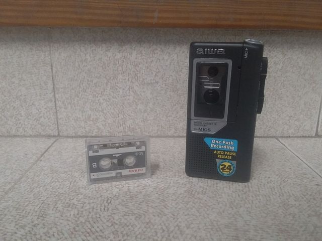 Grabadora de casete Aiwa TP-M105